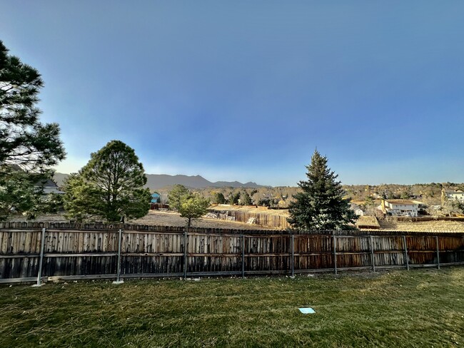 Building Photo - 6150 Perfect View
