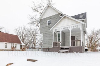 Building Photo - Charming 3BR, Two-Story Home in Canton, OH