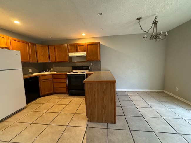 Building Photo - 7007 SW Green Terrace Blvd