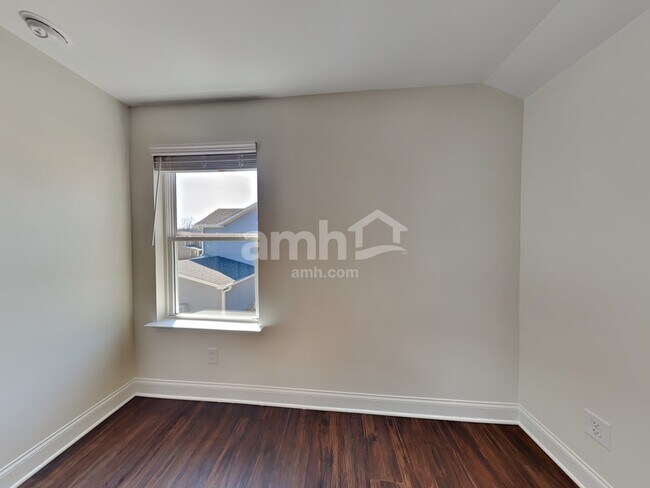 Building Photo - 5242 Blue Mountain Dr