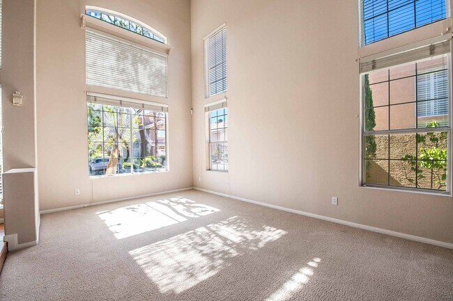 Building Photo - GORGEOUS SUMMERLIN POOL HOME FOR LEASE!
