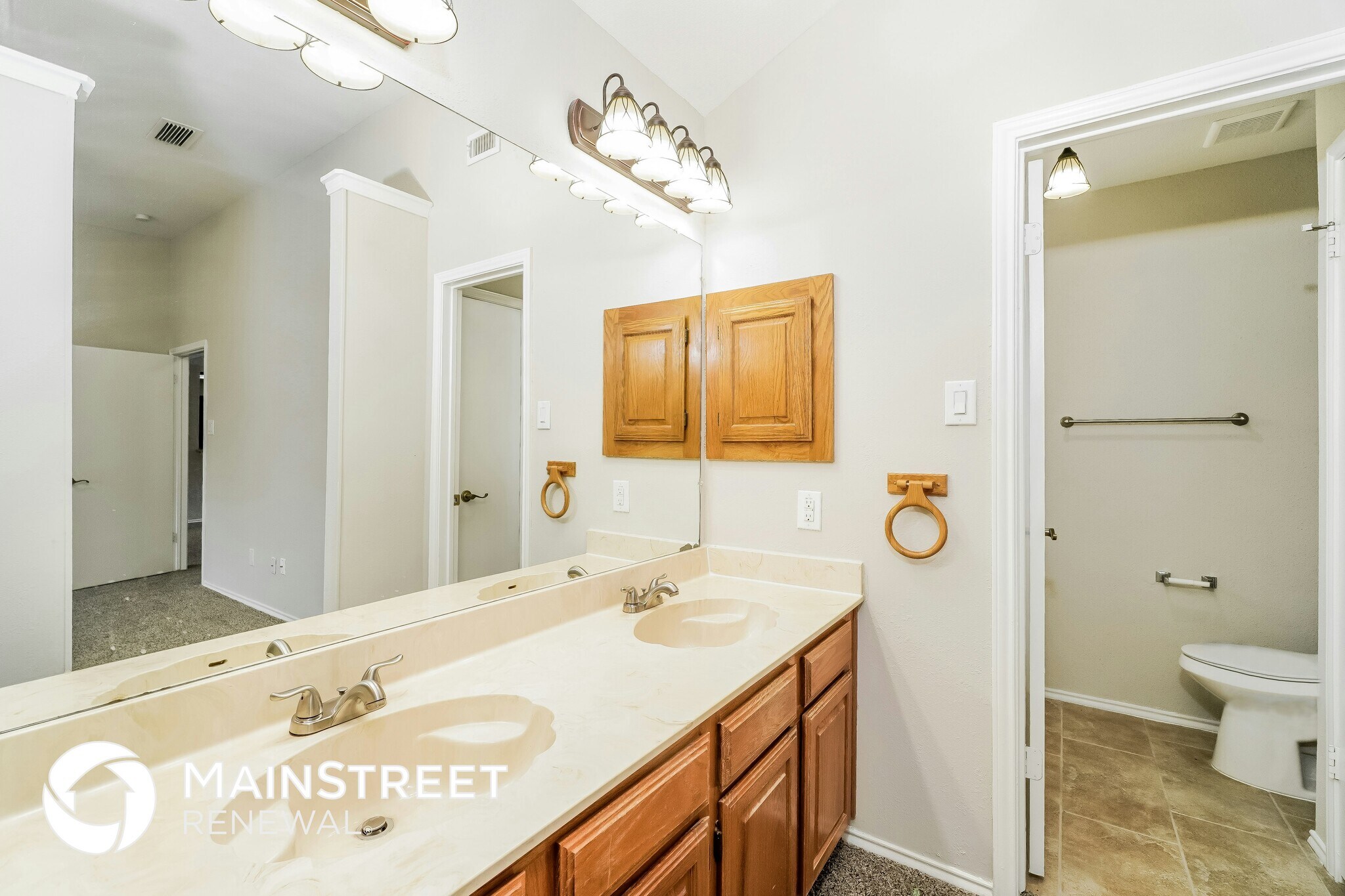 Building Photo - 6519 Spanish Earth