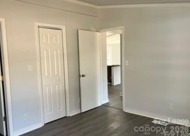 Building Photo - 141 Little Country Ln