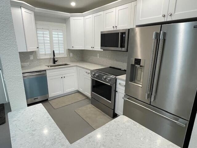 Building Photo - 3605 NE 32nd Ave