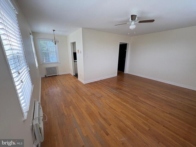 Building Photo - 402 Bashford Ln
