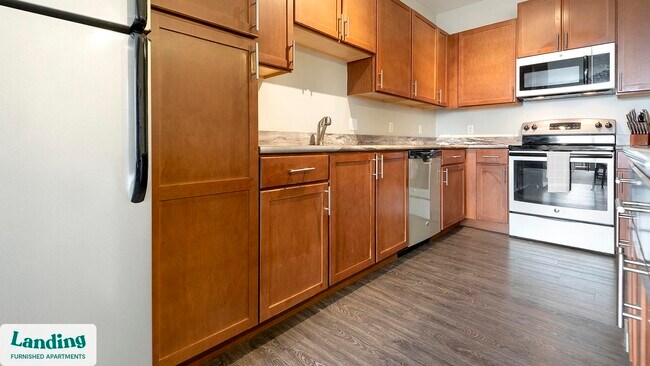 Building Photo - 5800 Highlands Plaza Dr