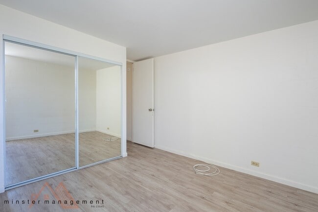 Building Photo - 949 Ala Nanala St