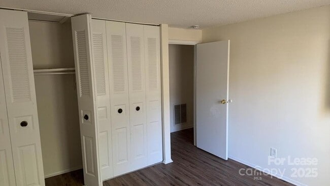 Building Photo - 11602 Green Willow Ln