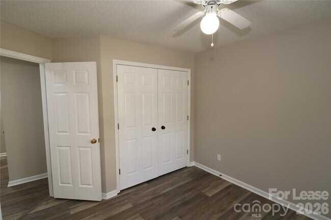 Building Photo - 711 Harvest Way