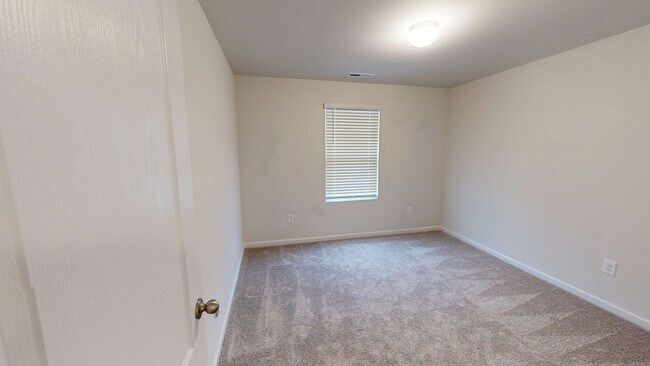 Building Photo - Pet Friendly 2023 Build in Convenient Location!