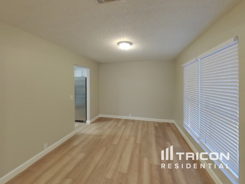 Building Photo - 1204 Shakleford Cir