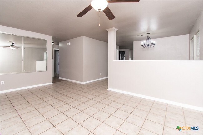 Building Photo - 4004 Bull Run Dr