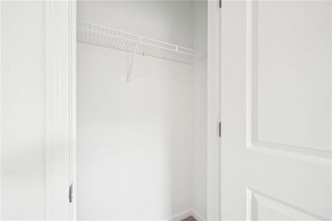 Building Photo - 320 Silverleaf Trl