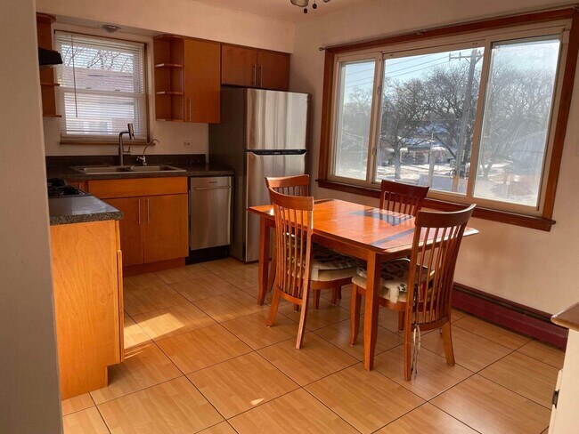 Building Photo - 6309 W Touhy Ave