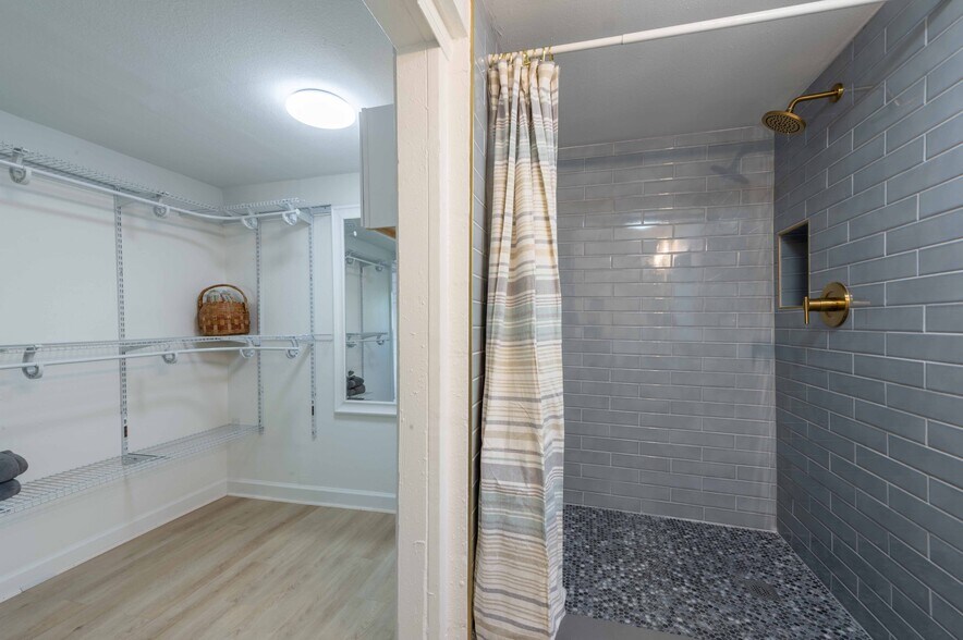 Building Photo - 1216 10th St N