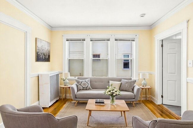Building Photo - 72 Olney St