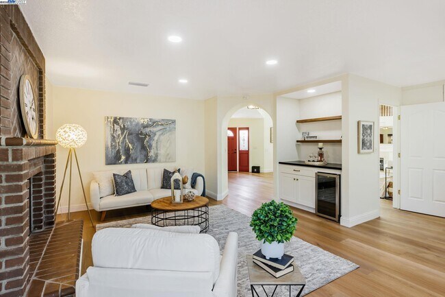 Building Photo - 124 Birchbark Pl