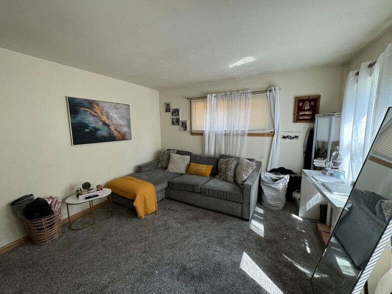 Building Photo - 7259 W Lakefield Dr