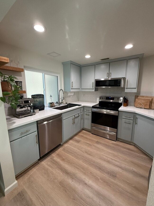 Building Photo - 5790 Friars Rd