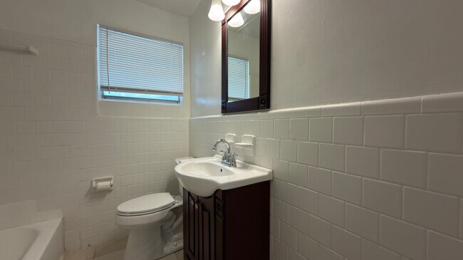 Building Photo - 1635 Memminger Ave