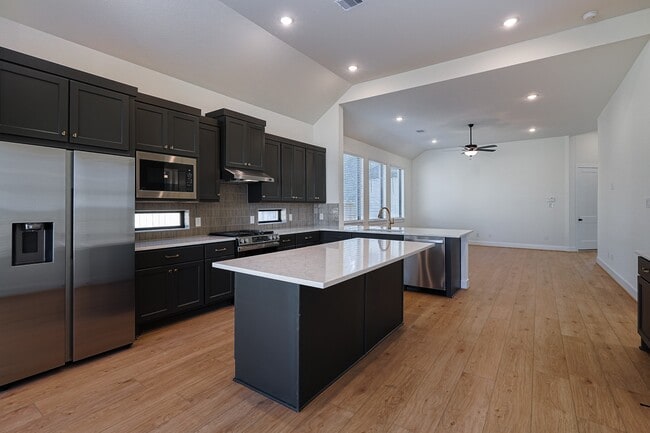 Building Photo - 564 Tawny Rim Dr