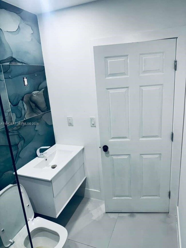 Building Photo - 1308 NW 19th Ave