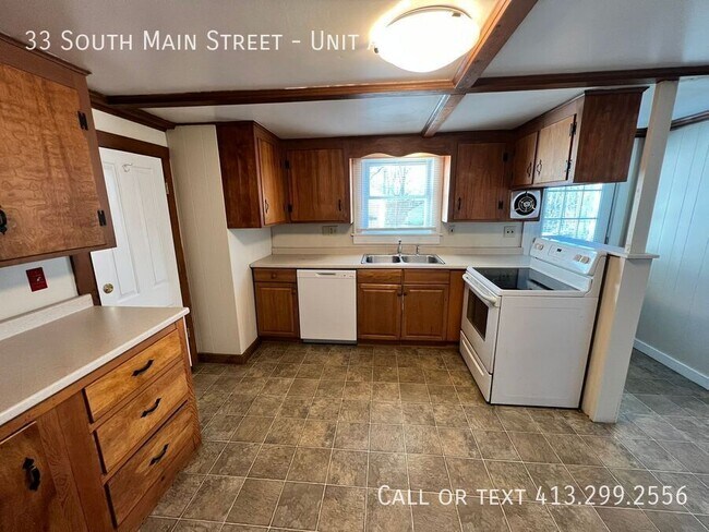 Building Photo - 33 S Main St