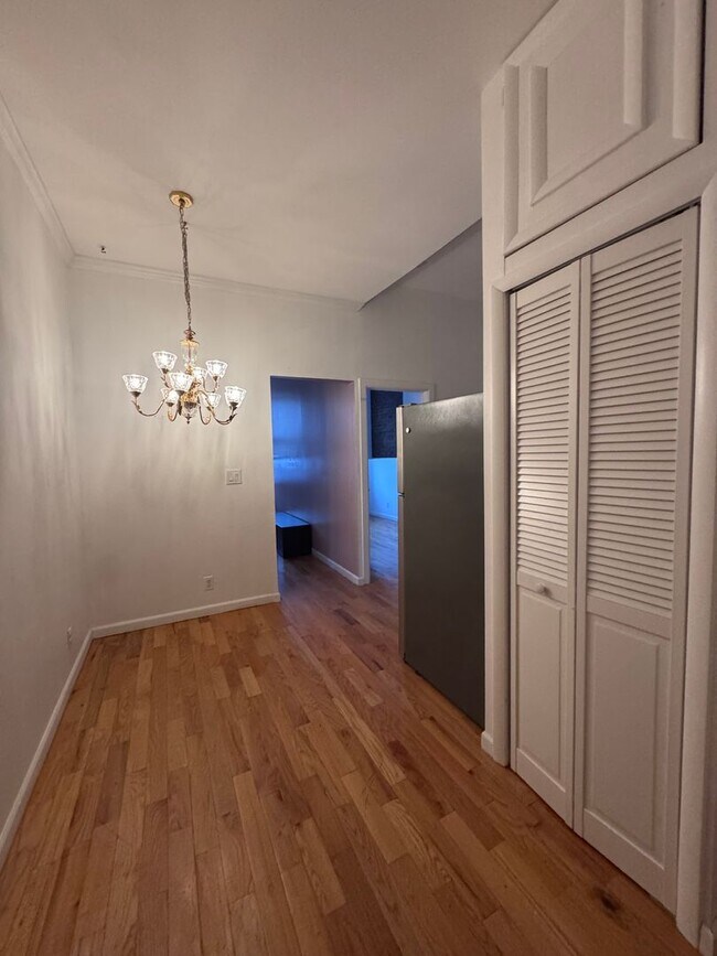 Building Photo - 124-14 Metropolitan Ave