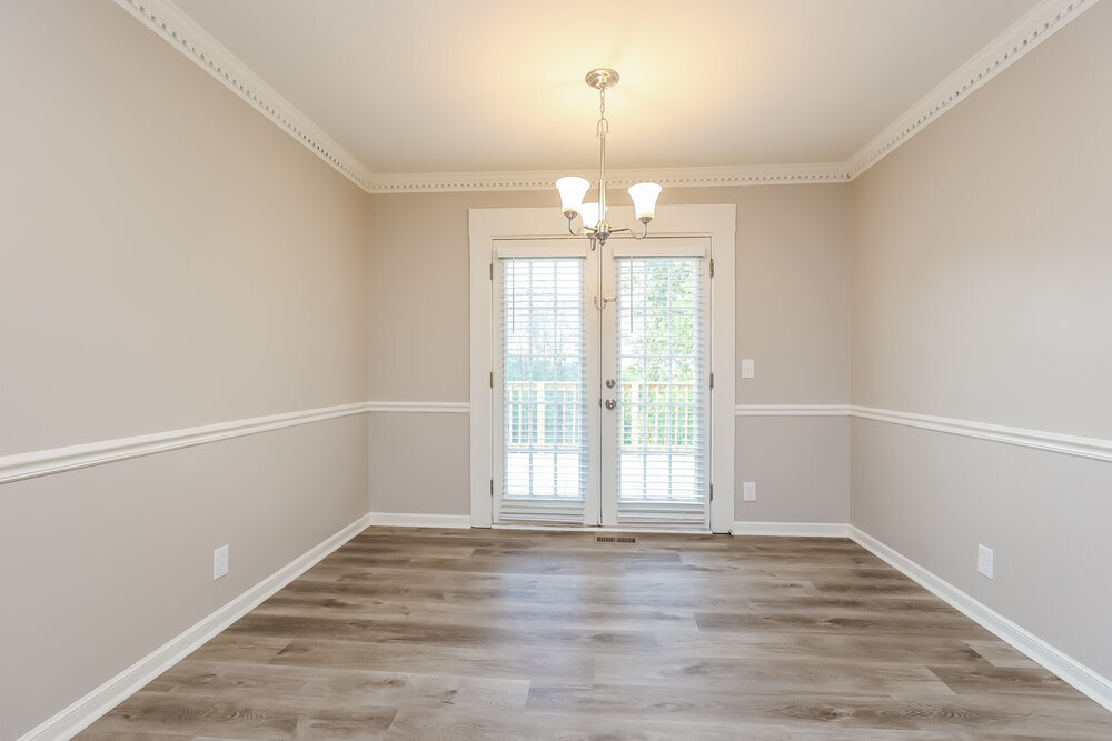 Building Photo - 5173 Roxborough Dr