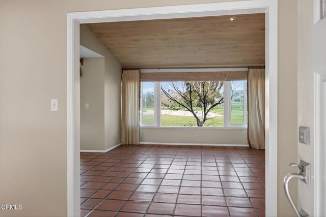 Building Photo - 1525 Fairway Dr