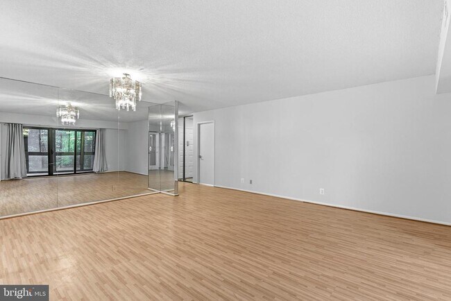 Building Photo - 8360 Greensboro Dr