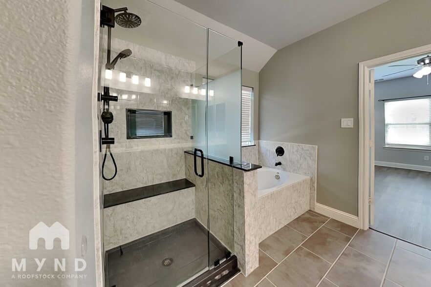 Building Photo - 1008 Rose Garden Dr