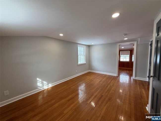 Building Photo - 524 N Monroe St