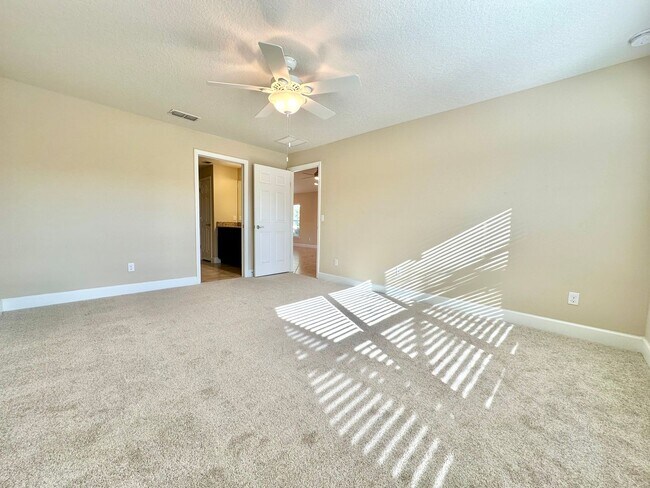 Building Photo - Everyday living upgraded! 3Bedrooms 2Baths in Villagewalk at Lake Nona
