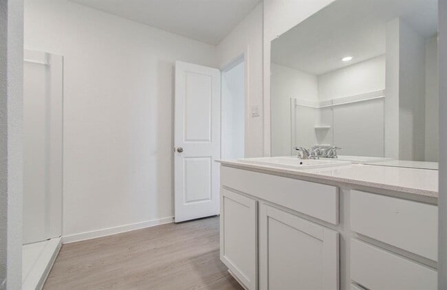 Building Photo - 5005 Gallant St