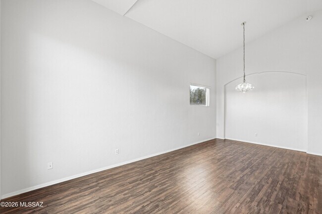 Building Photo - 1342 W Hopbush Way