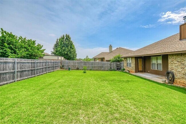 Building Photo - 1708 Meadow Run Dr