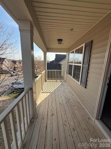 Building Photo - 142 Saye Pl