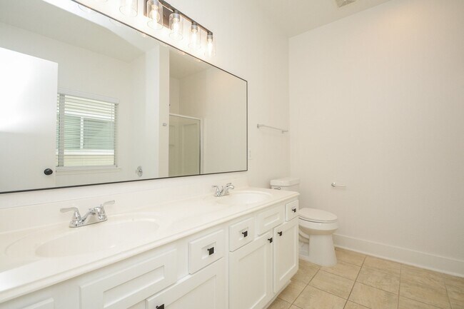 Building Photo - 9939 Farrell Dr