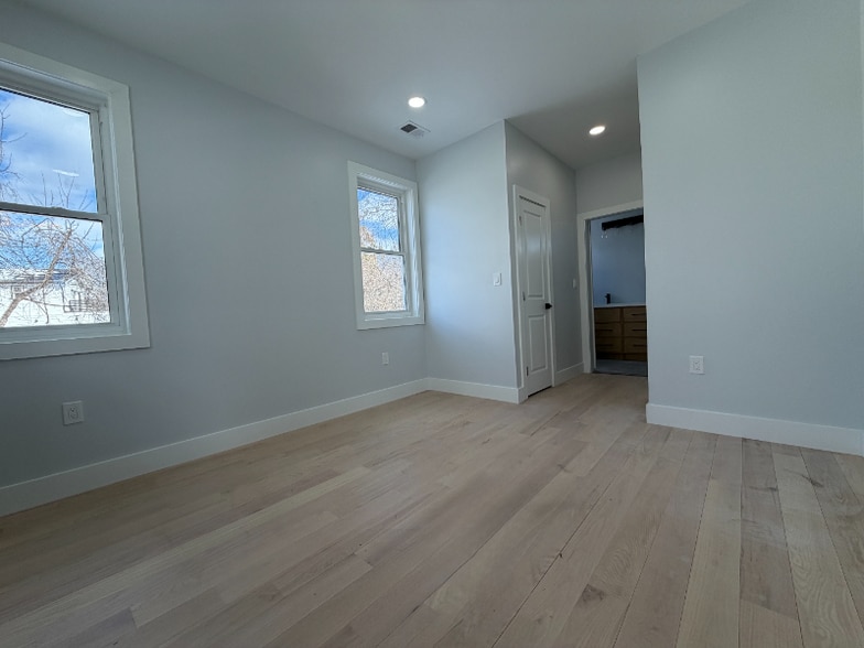 Building Photo - 3217 Central Ave NE