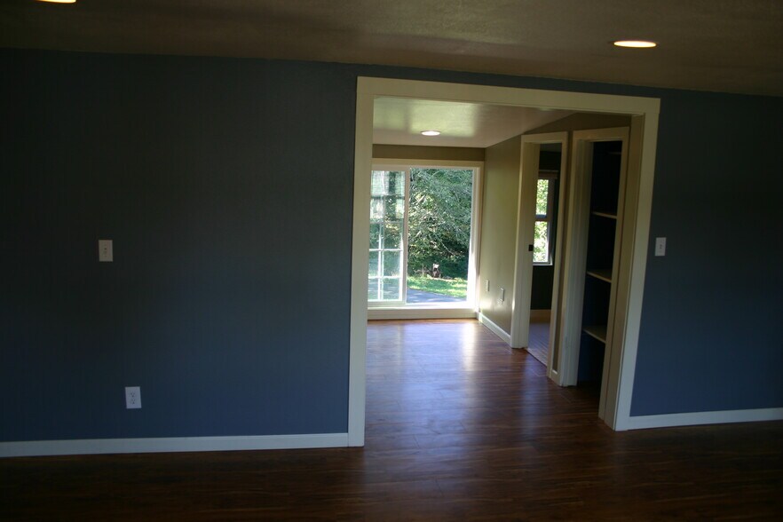 Building Photo - 5011 Black Lake Blvd SW