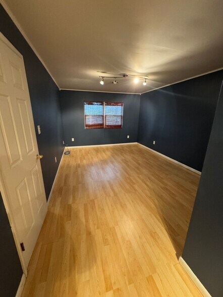 Building Photo - 1307 Greenwich Dr