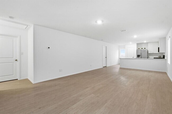 Building Photo - 511 Paris St