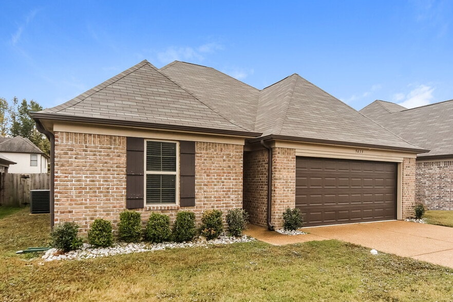 Building Photo - 9439 Darren Cir S