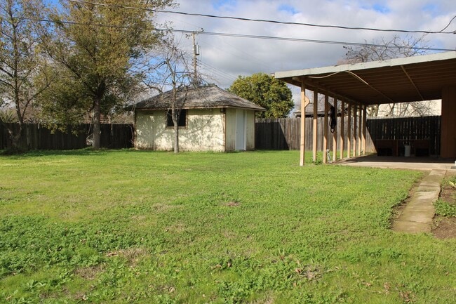 Building Photo - 7905 Julia Ct