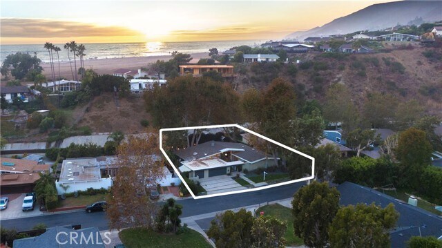 Building Photo - 6225 Frondosa Dr