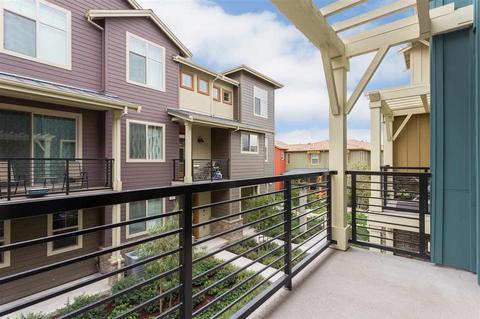 Building Photo - Beautiful Brand New Townhome in Sage Community