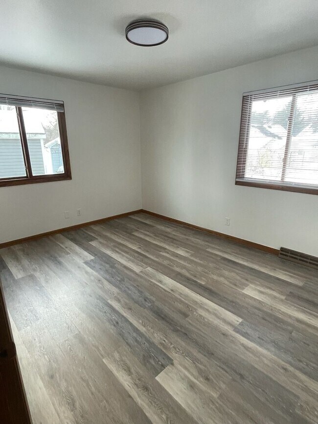 Building Photo - 19-21 Northside