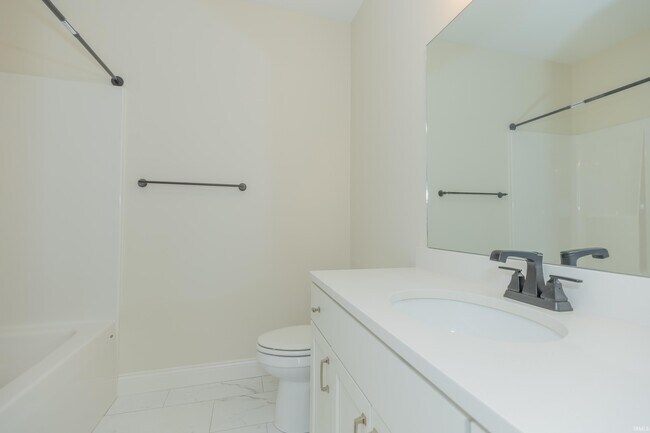 Building Photo - 3390 White Oak Trl