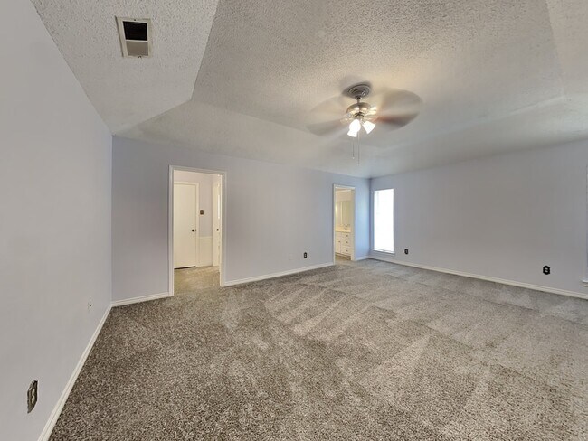 Building Photo - 7105 Rolling Fork Dr